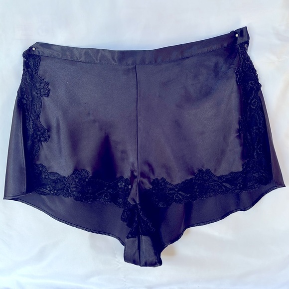 VINTAGE 90’s VICTORIA’S SECRET BEAUTIFUL SEXY CAMI &  FLUTTER SHORT SET BLACK M - Picture 6 of 15